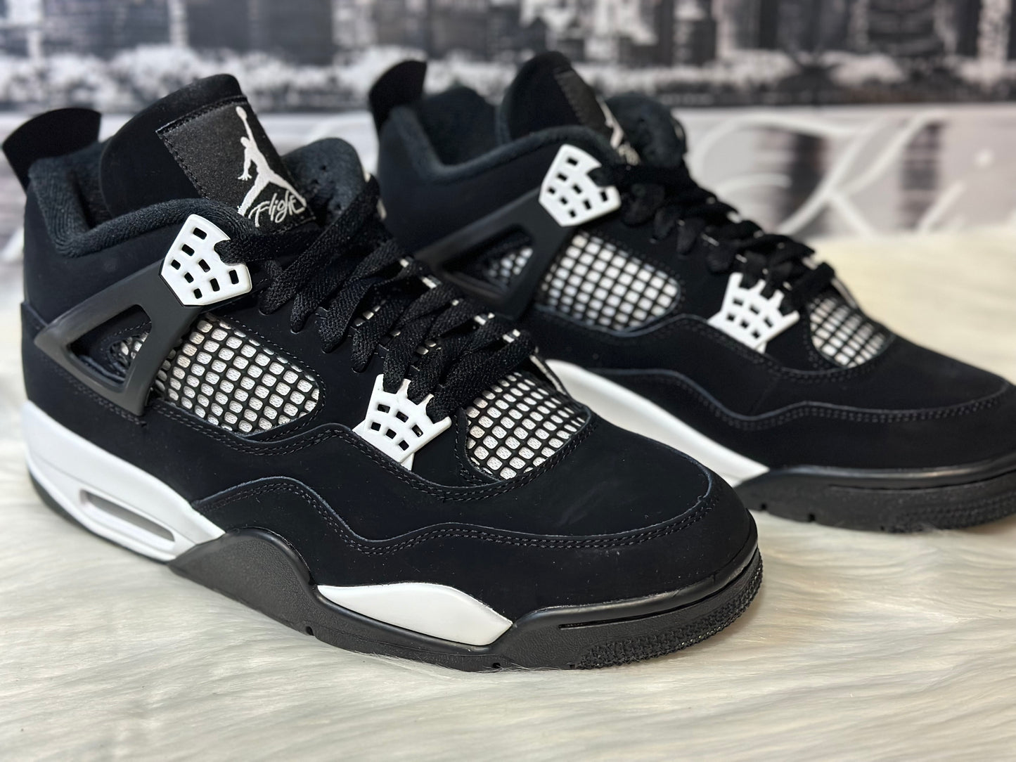 Air Jordan 4 Retro White Thunder FQ8138-001