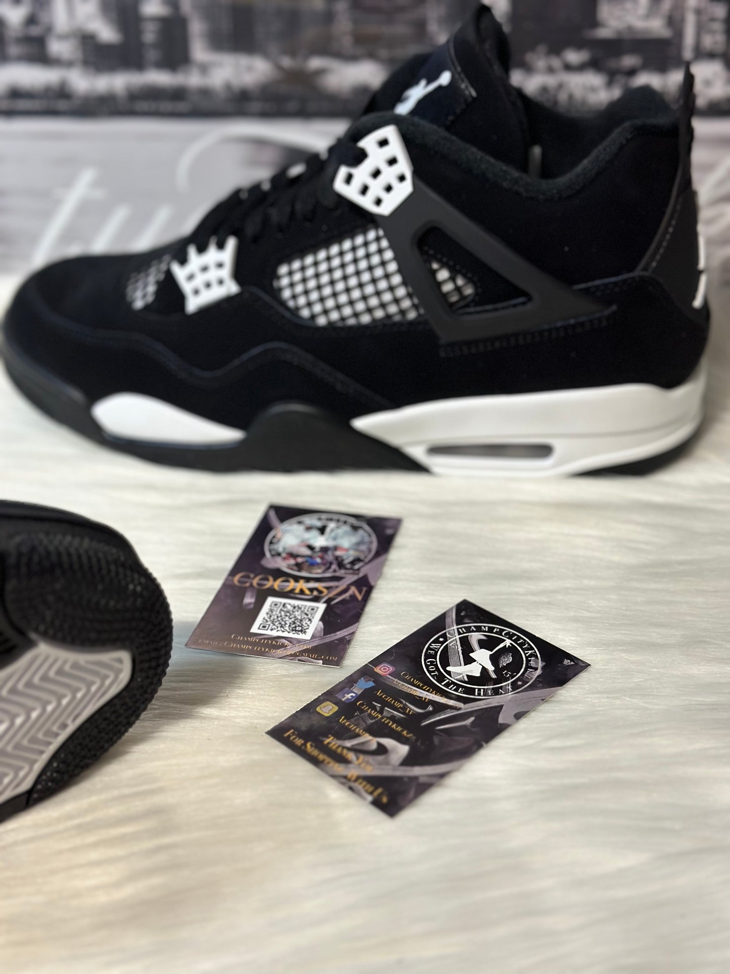 Air Jordan 4 Retro White Thunder FQ8138-001