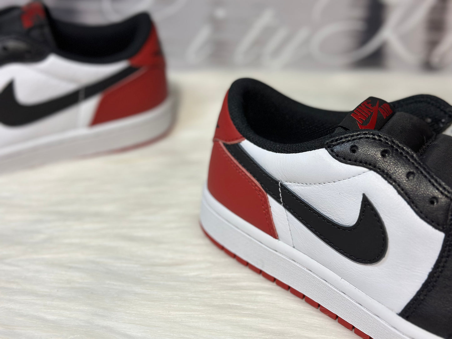 AIR JORDAN RETRO 1 OG LOW BLACK TOE CZ0790-106