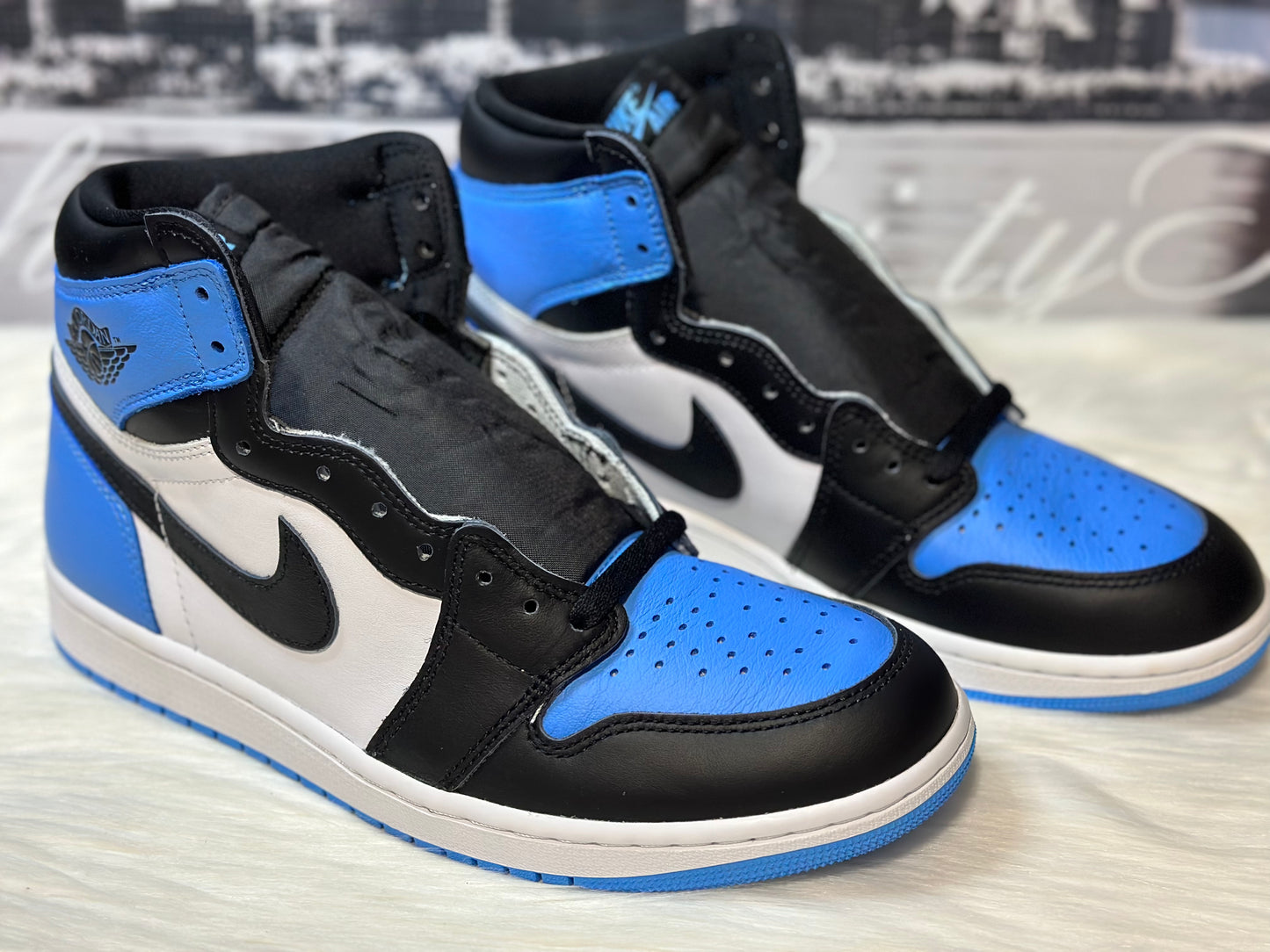 NIKE AIR JORDAN RETRO 1 HIGH OG UNC TOE DZ5485-400