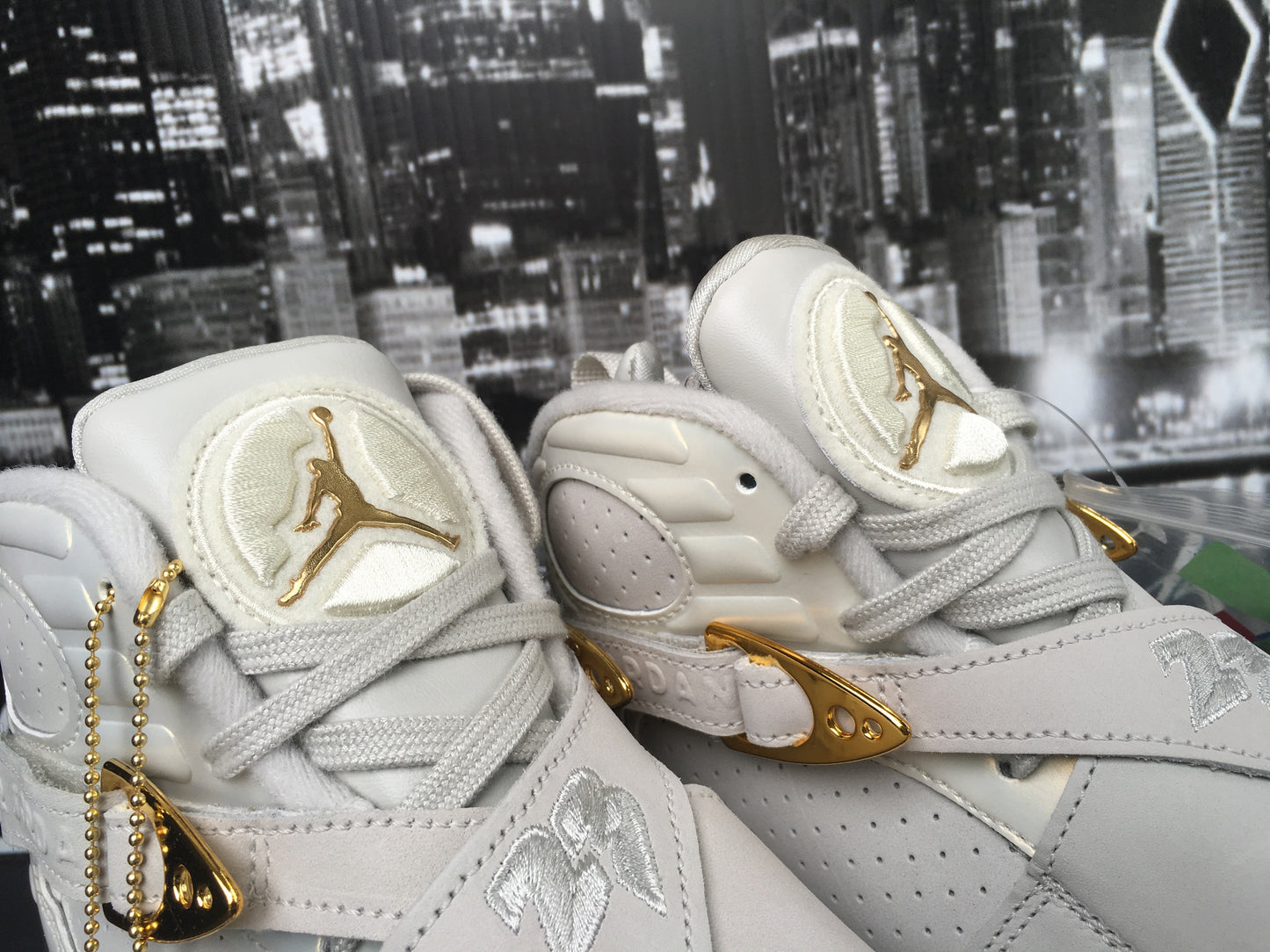 Jordan Retro 8 "Championship Trophy"