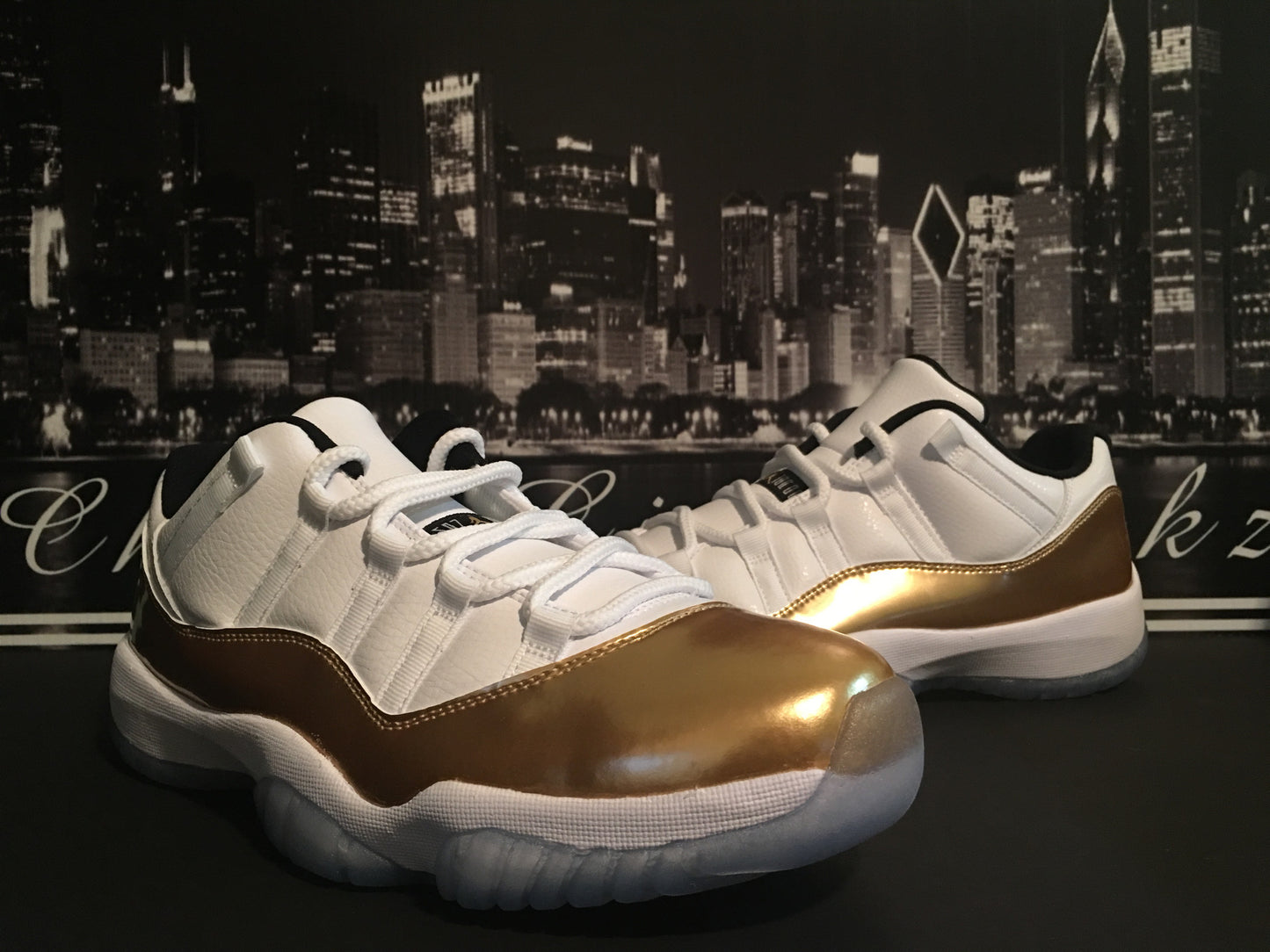 Jordan 11 Low "Closing Ceremony"