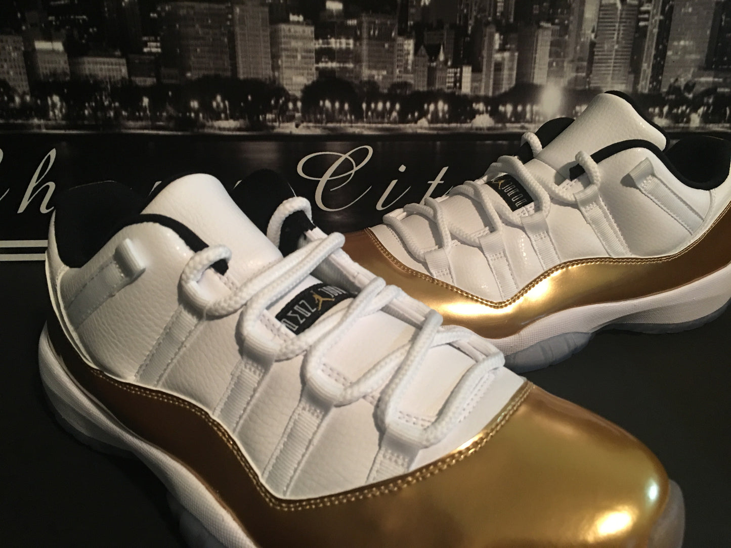 Jordan 11 Low "Closing Ceremony"