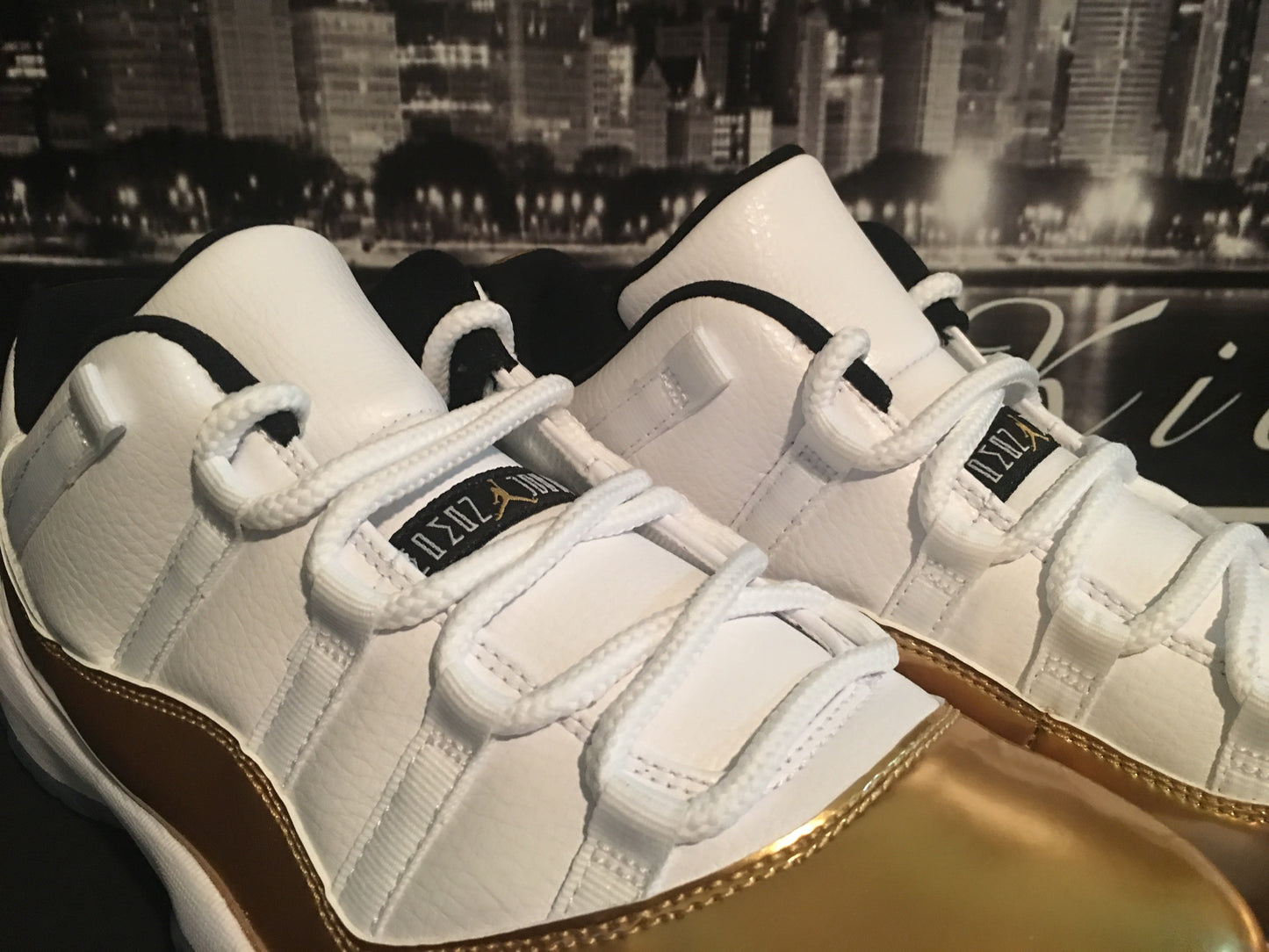 Jordan 11 Low "Closing Ceremony"