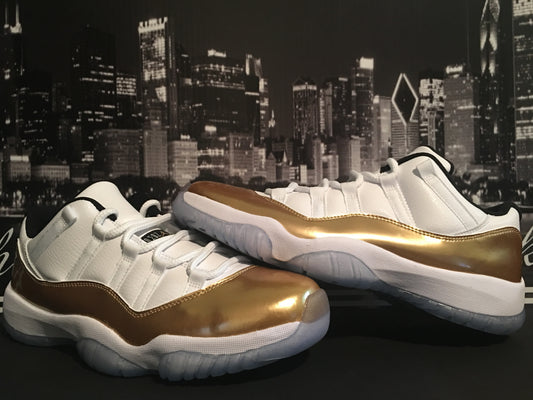 Jordan 11 Low "Closing Ceremony"