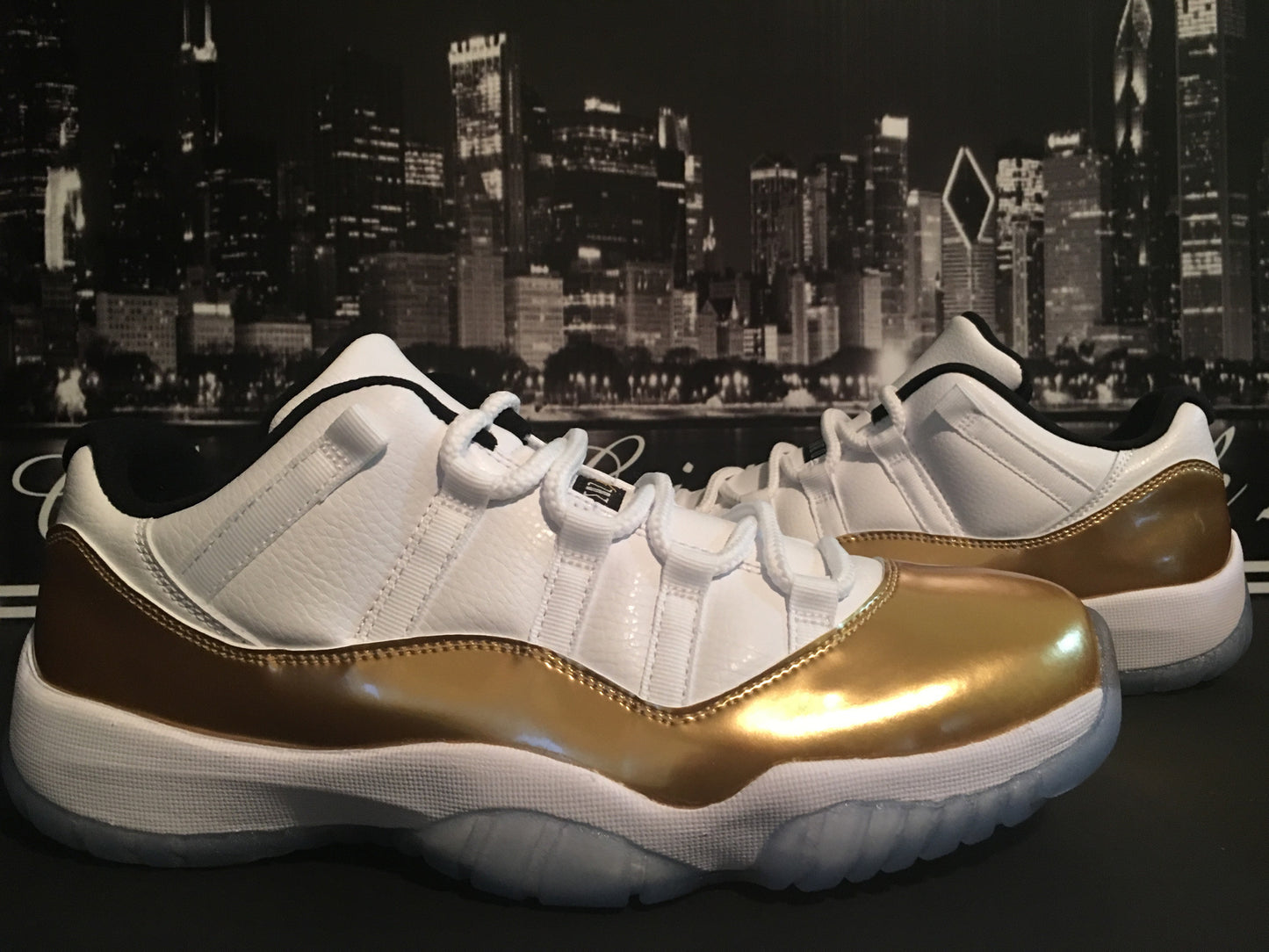 Jordan 11 Low "Closing Ceremony"