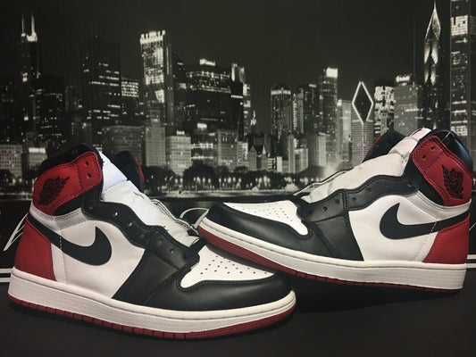 Jordan Retro 1 OG High "Black Toe"