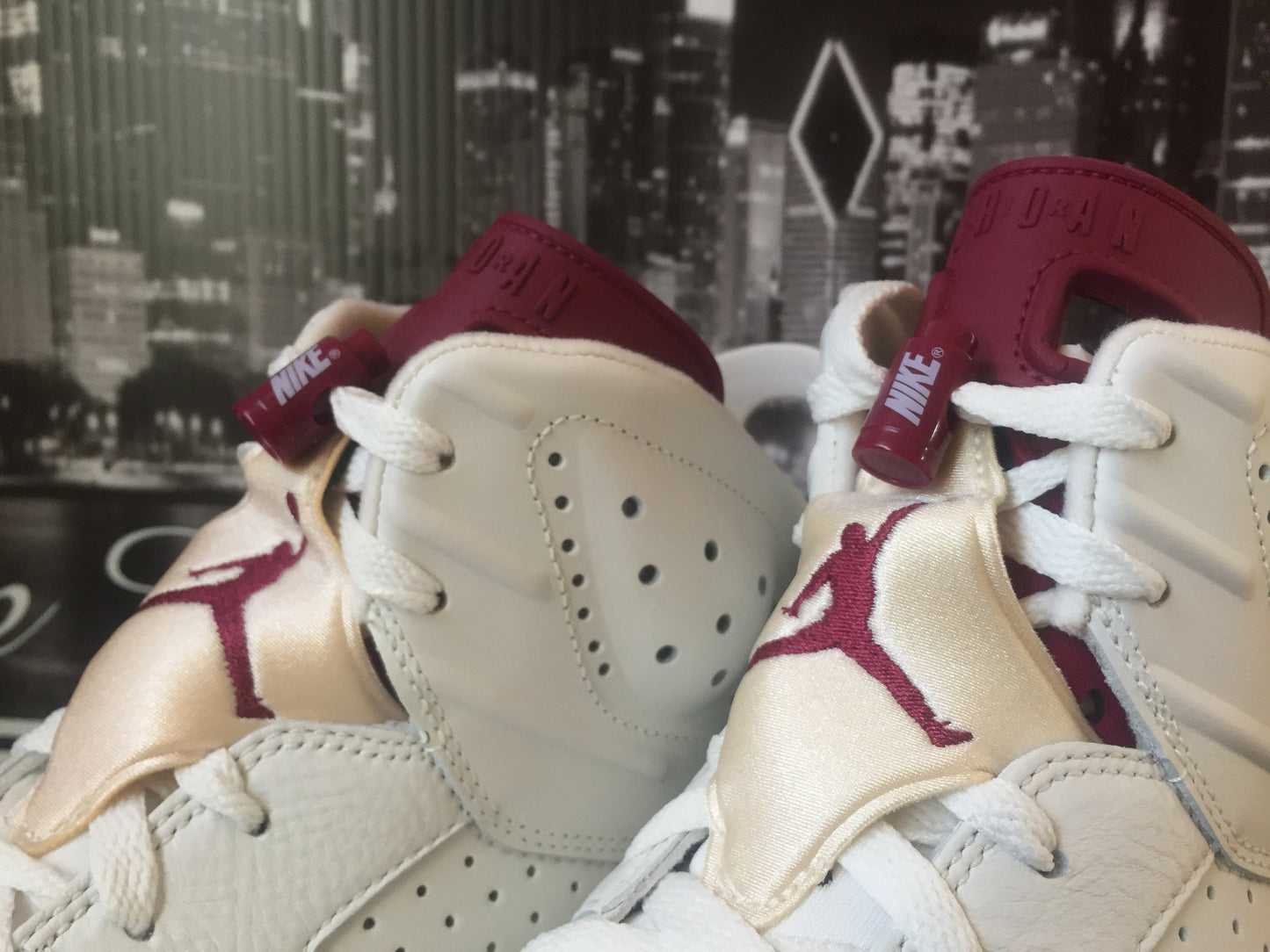 Jordan Retro 6 Maroon