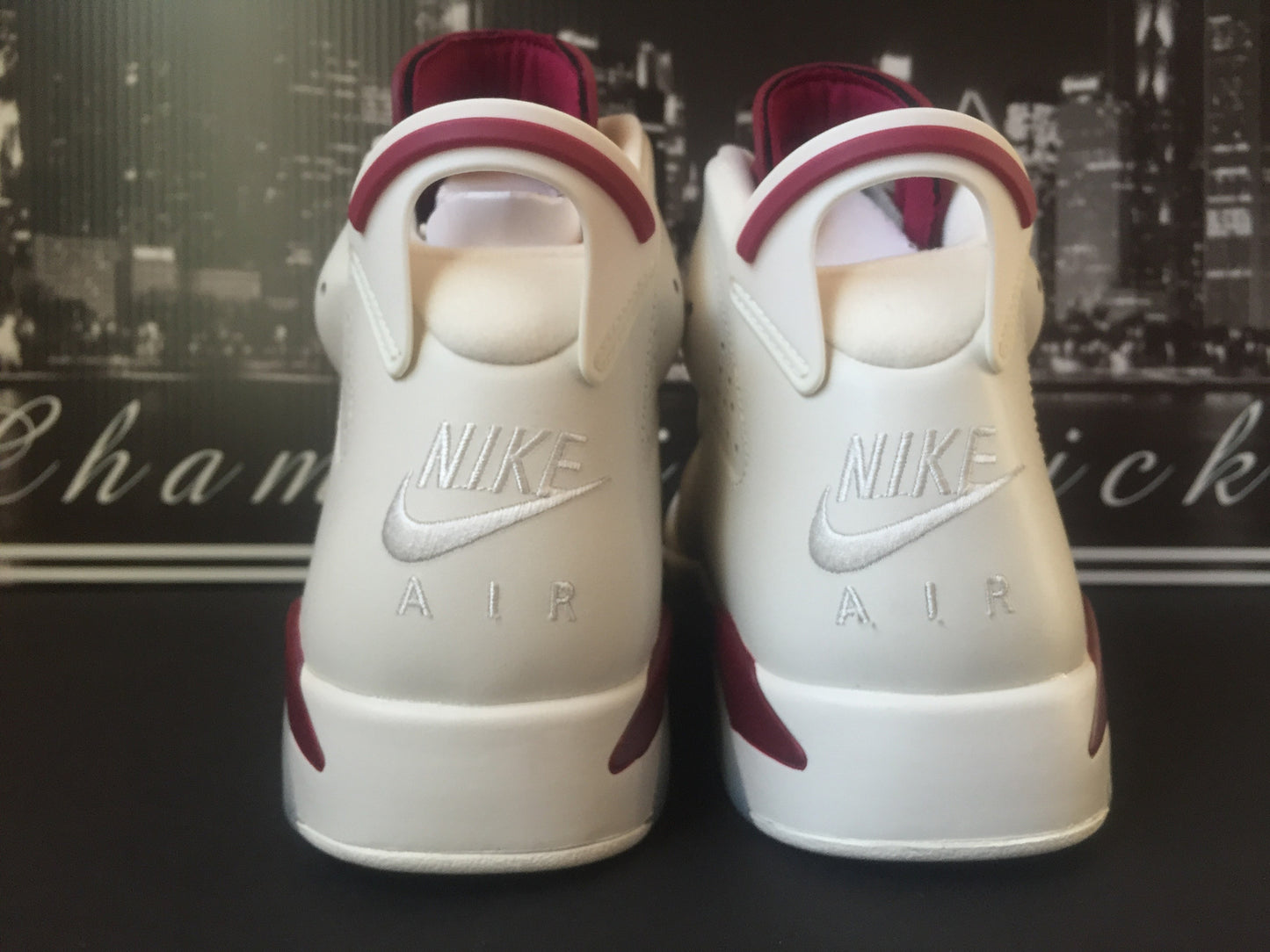 Jordan Retro 6 Maroon