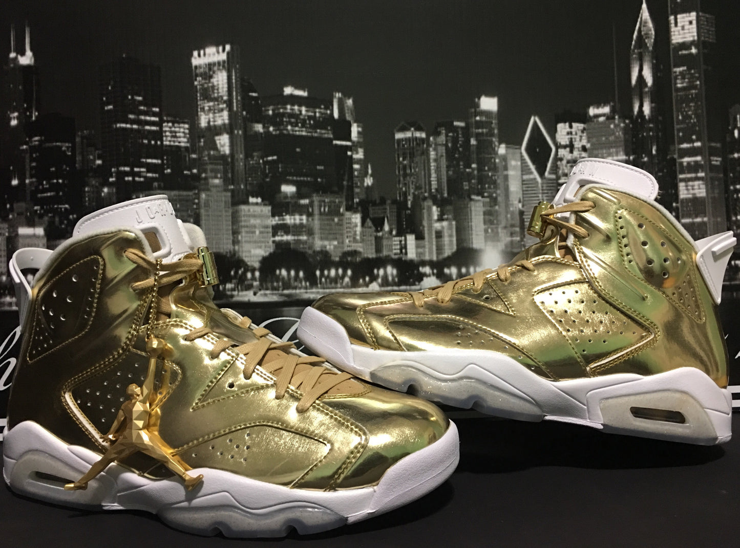 Jordan 6 Pinnacle "Metallic Gold"