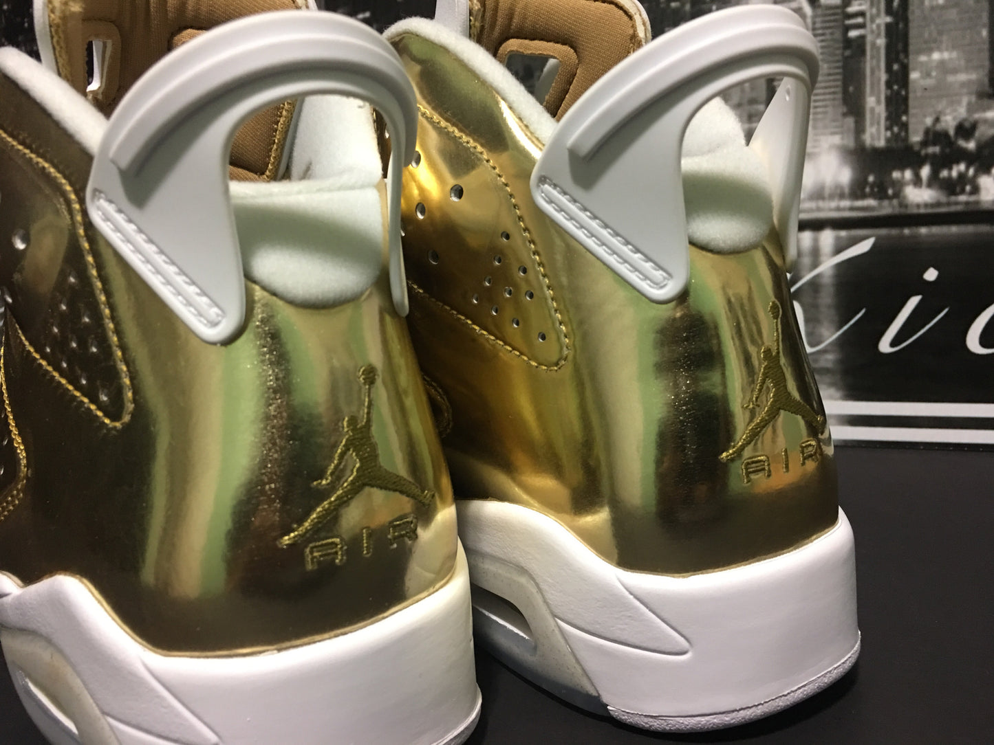 Jordan 6 Pinnacle "Metallic Gold"