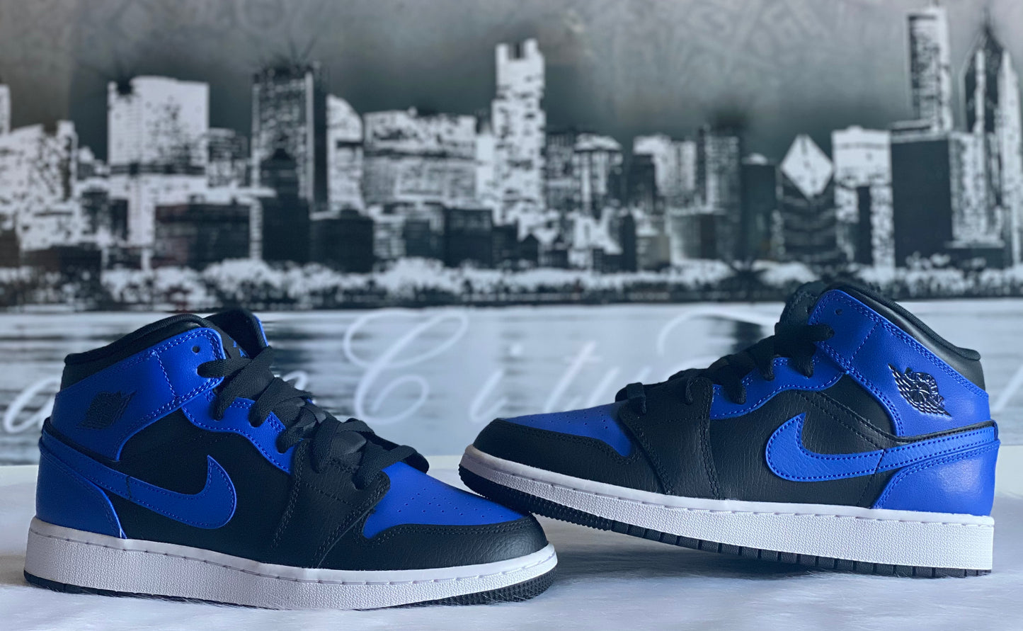 AIR JORDAN 1 MID GS HYPER ROYAL 554725-077