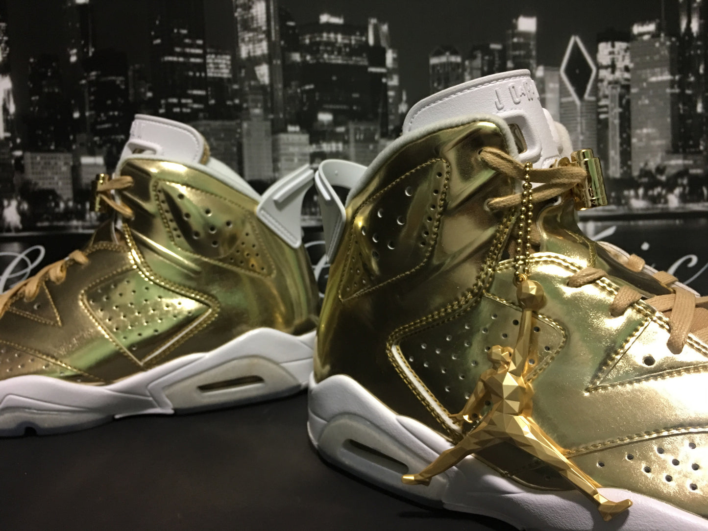 Jordan 6 Pinnacle "Metallic Gold"